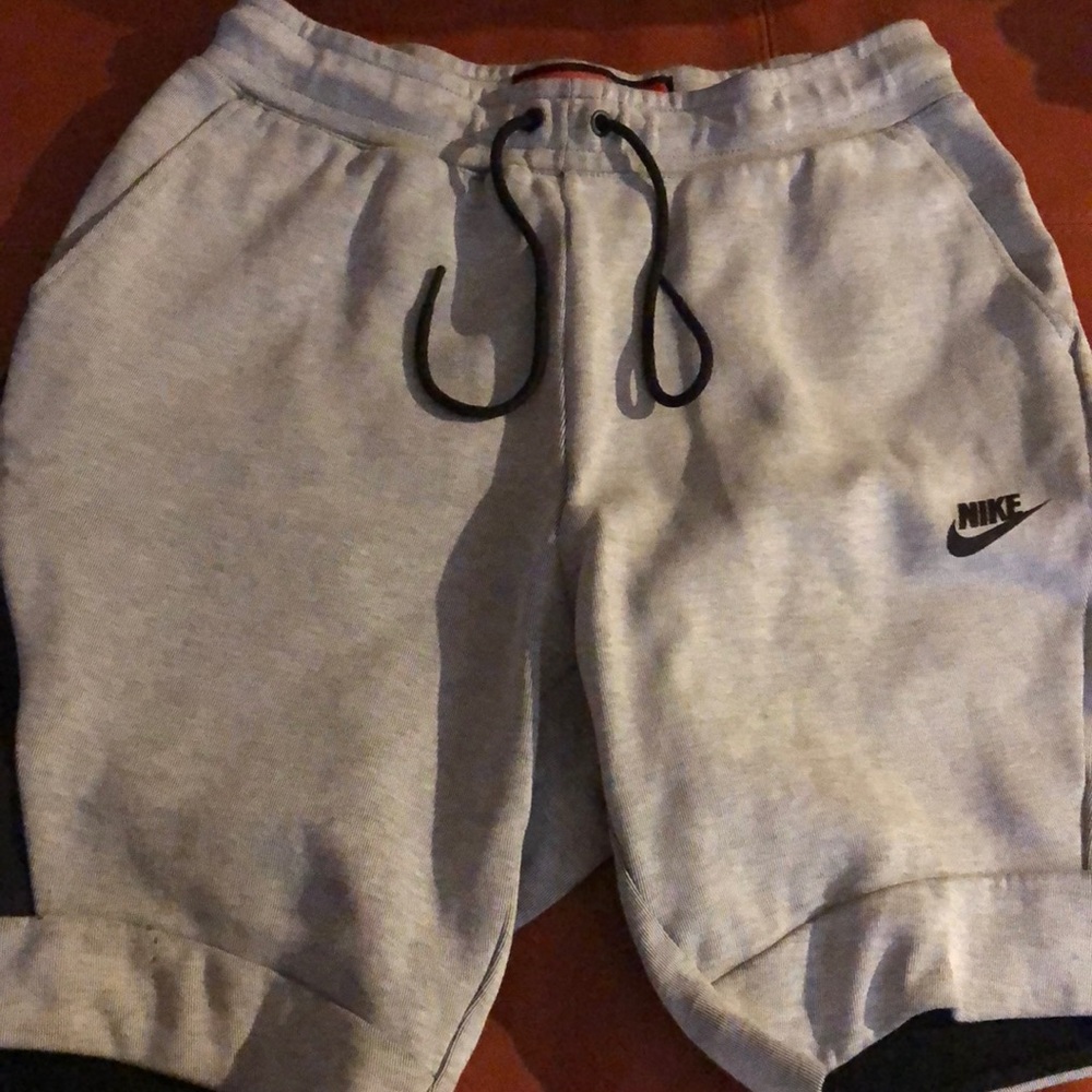 Nike tech fleece shorts grey